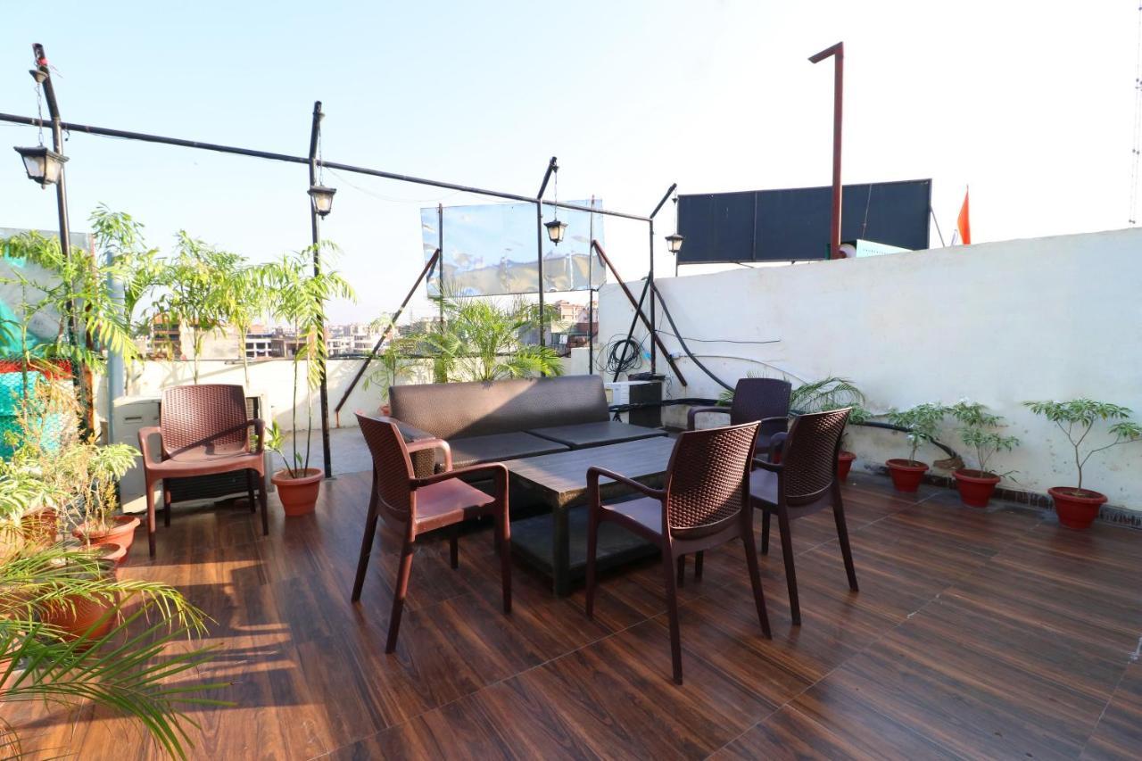 Oyo 14832 Hotel Rooftop Panchkula Exterior photo