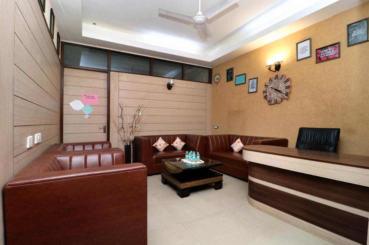Oyo 14832 Hotel Rooftop Panchkula Exterior photo